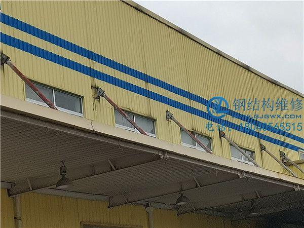 結構合理的彩鋼屋面很少會出現漏水(圖1) 結構合理的彩鋼屋面很少會出現漏水(圖1)